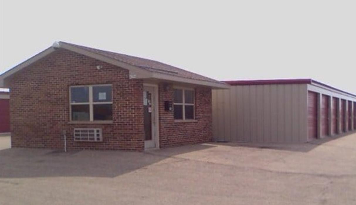 CLOSED - B & J Storage - Janesville, WI