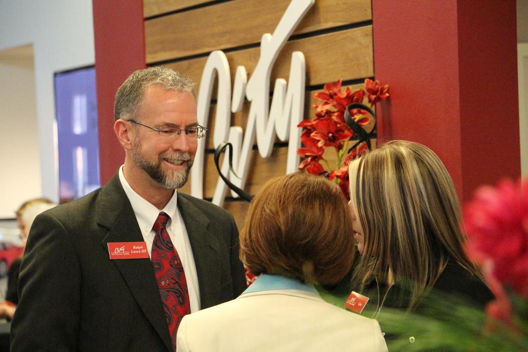 City National Bank & Trust Image