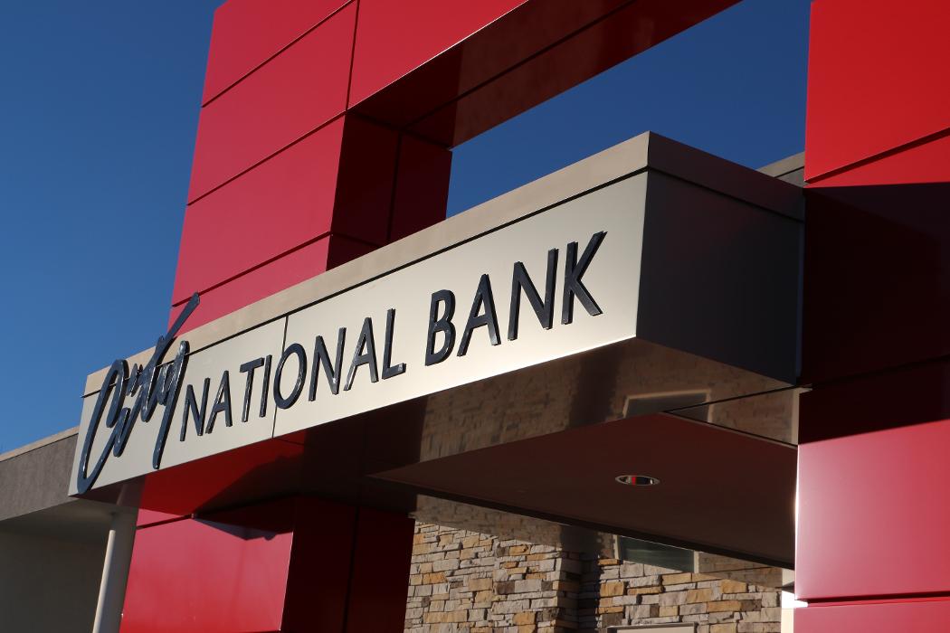 City National Bank & Trust Image