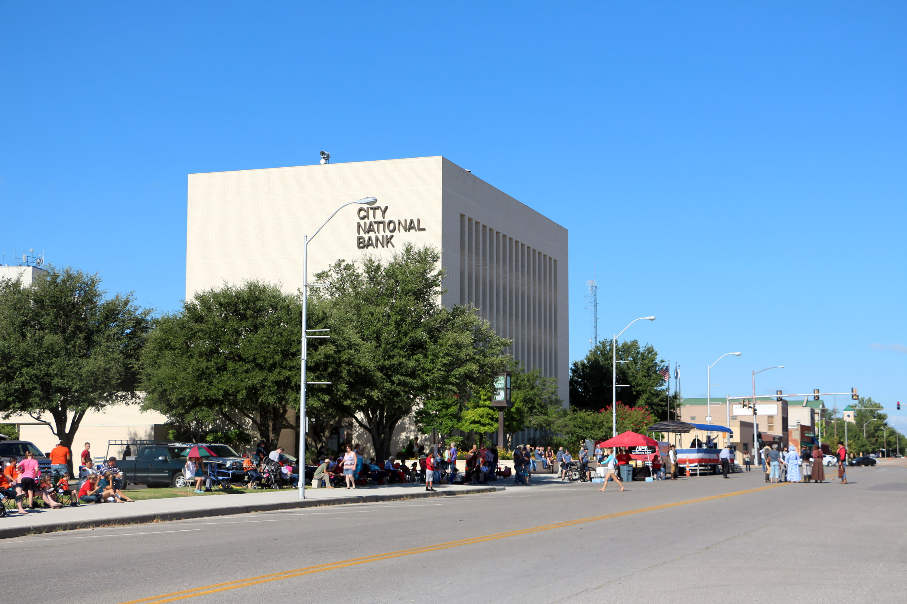 Image 4 | City National Bank & Trust ATM