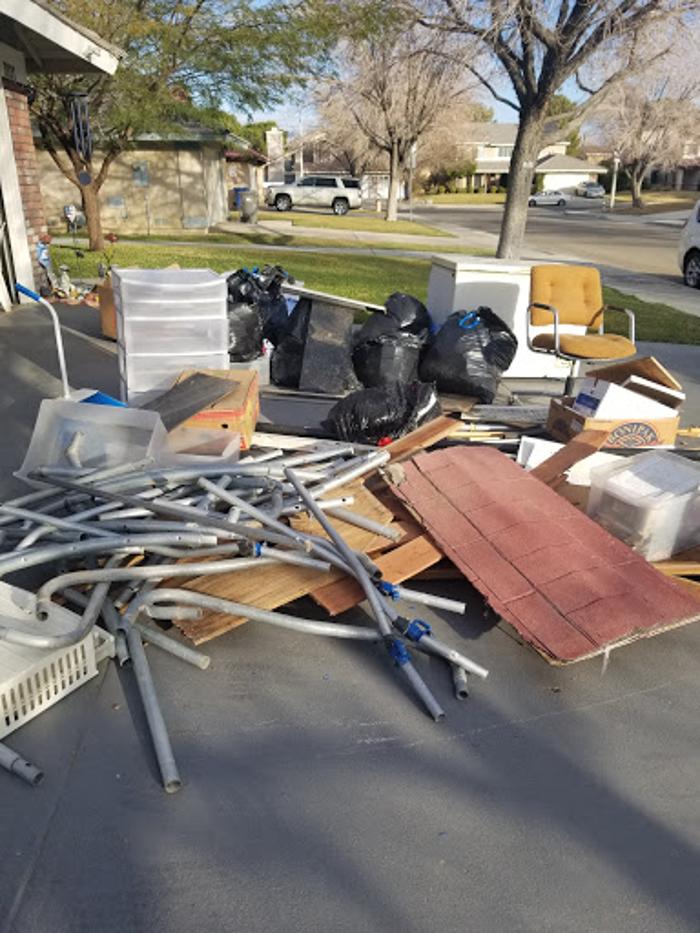 OH Junk It Junk Removal - Lancaster, CA