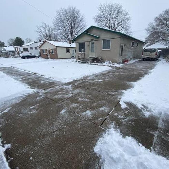 DJ Wyatt's Landscaping & Snow Removal LLC - Roseville, MI