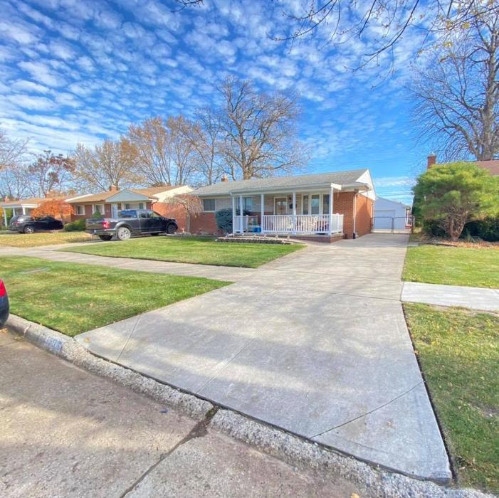 DJ Wyatt's Landscaping & Snow Removal LLC - Roseville, MI