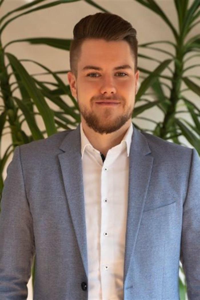 ERGO Versicherung Christian Wimpersinger, Turnstraße in Garching an der Alz