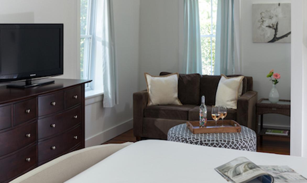 West Neck Guesthouse - Shelter Island Heights, NY