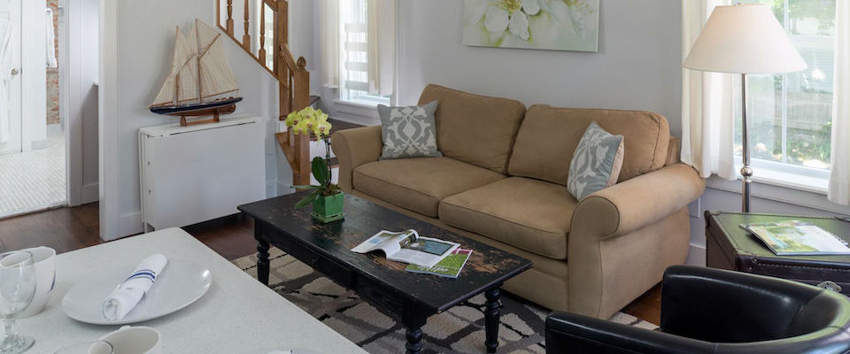 West Neck Guesthouse - Shelter Island Heights, NY