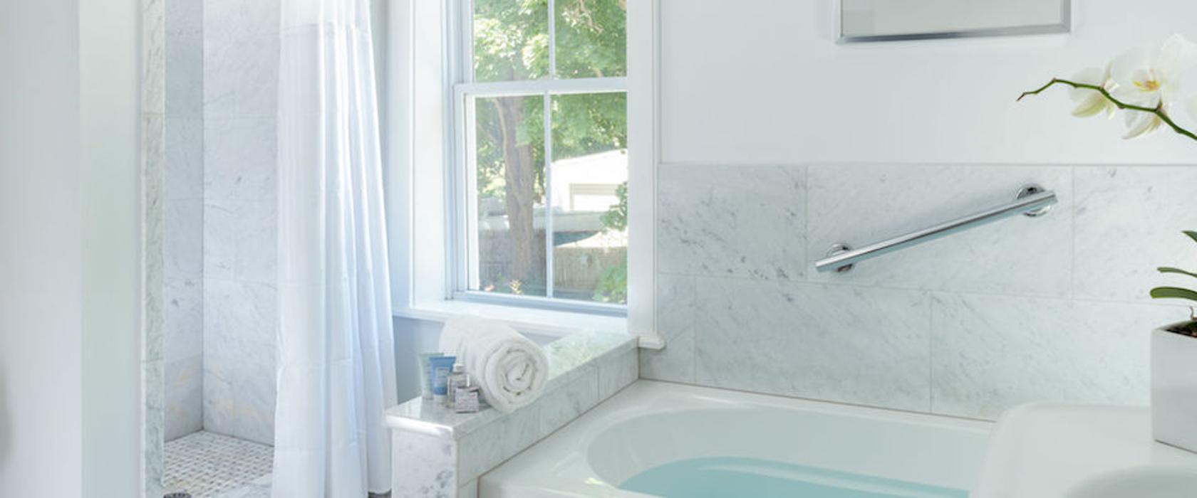 West Neck Guesthouse - Shelter Island Heights, NY