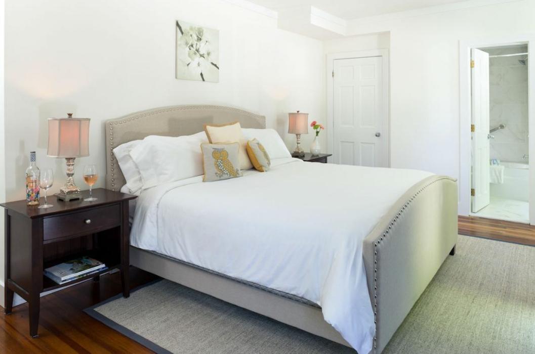 West Neck Guesthouse - Shelter Island Heights, NY