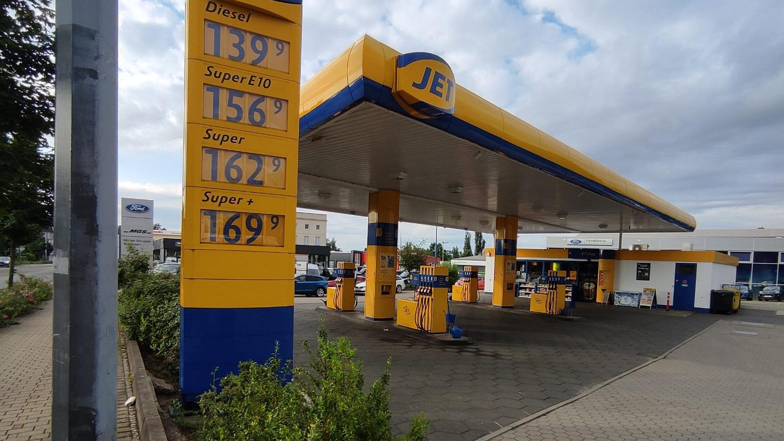 JET Tankstelle, Meißner Straße in Radebeul