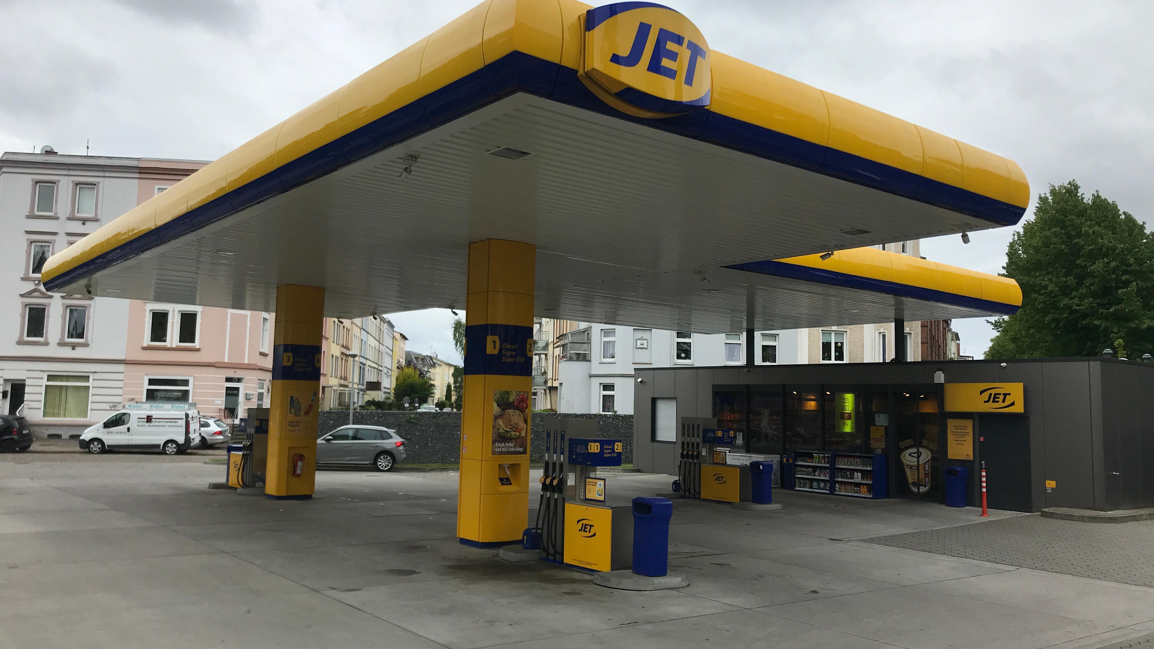 JET Tankstelle, Warendorpplatz in Lübeck