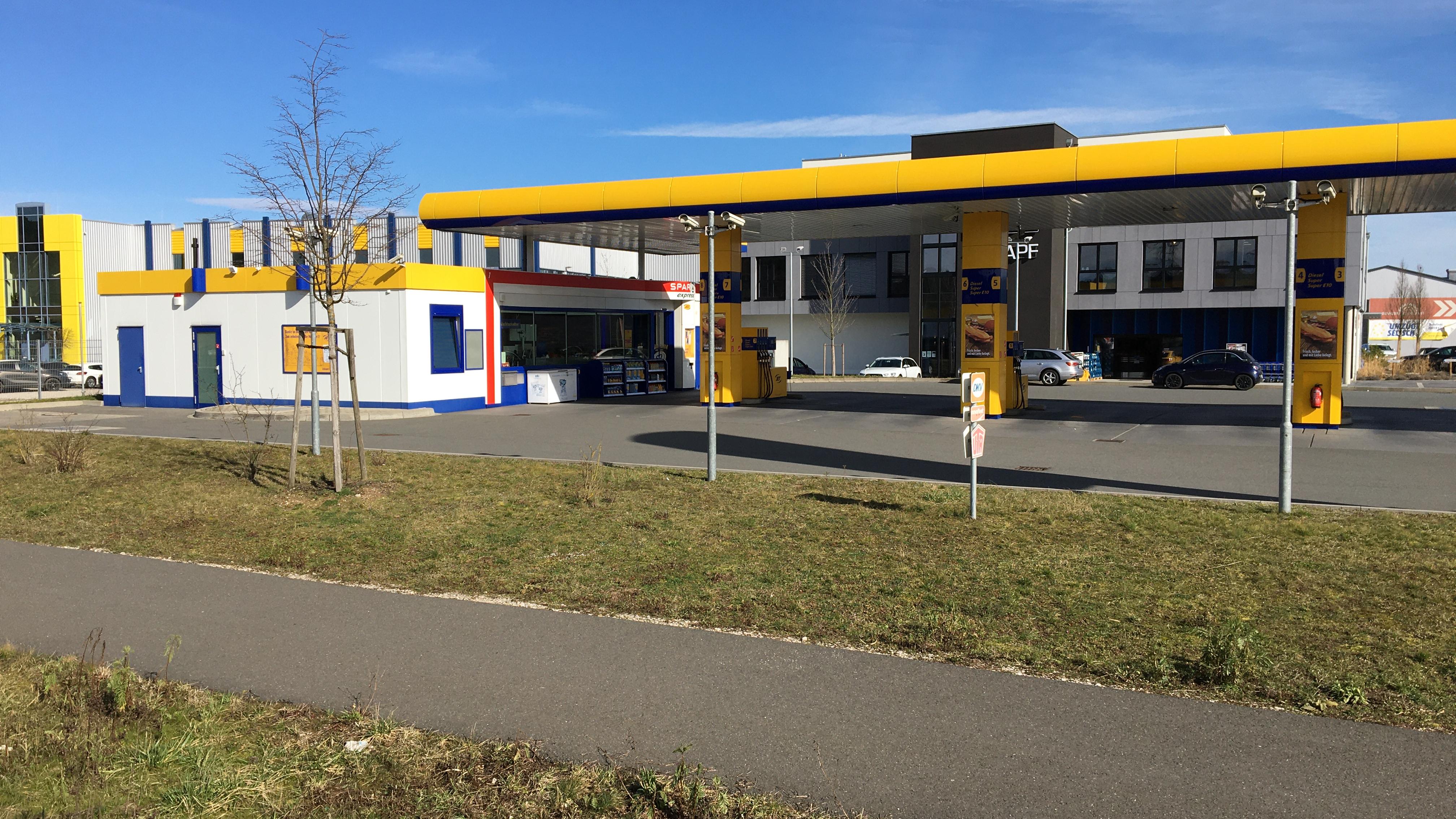 JET Tankstelle, Pilatus Campus in Hausen