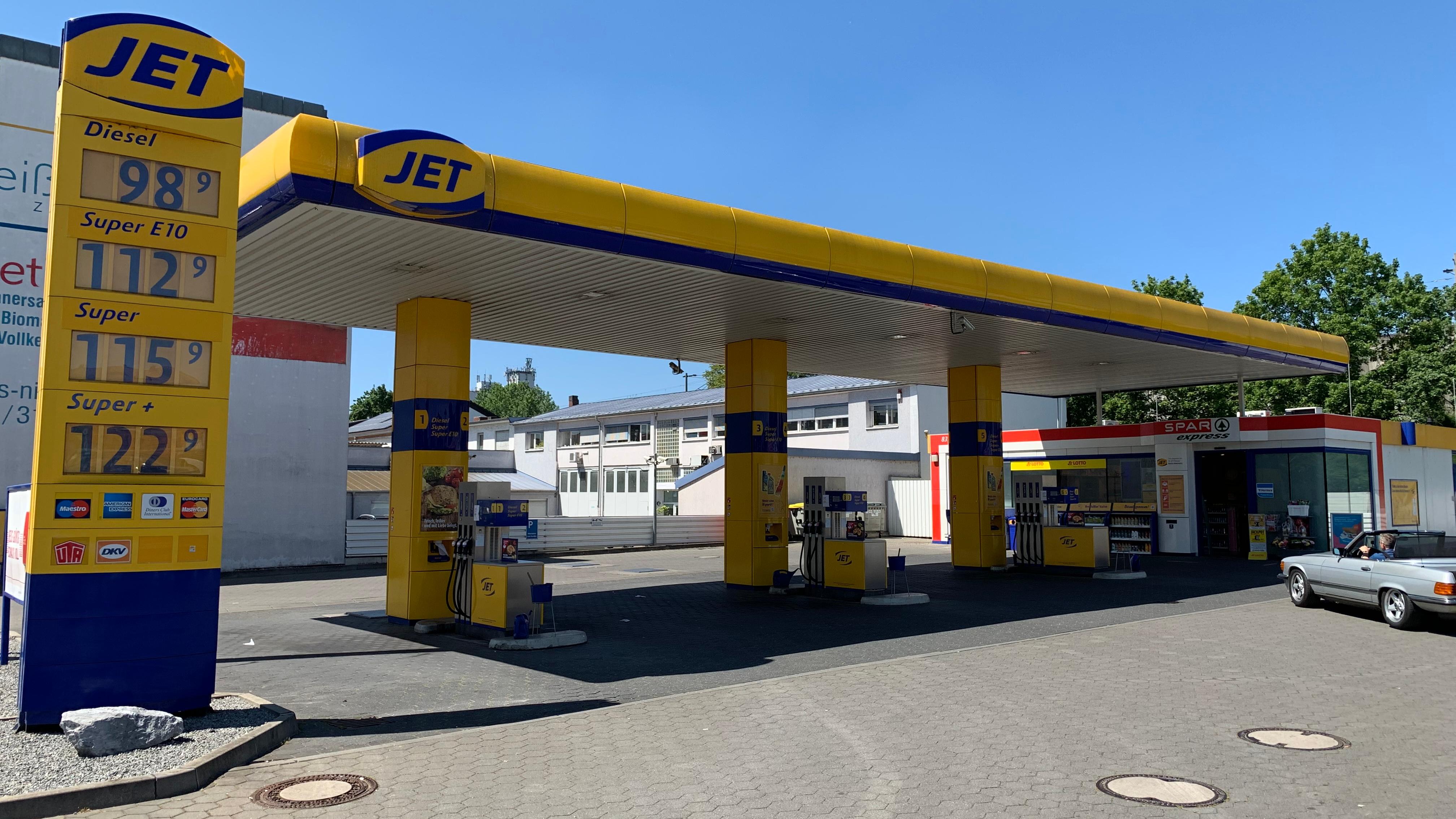 JET Tankstelle, Untermühlaustraße in Mannheim