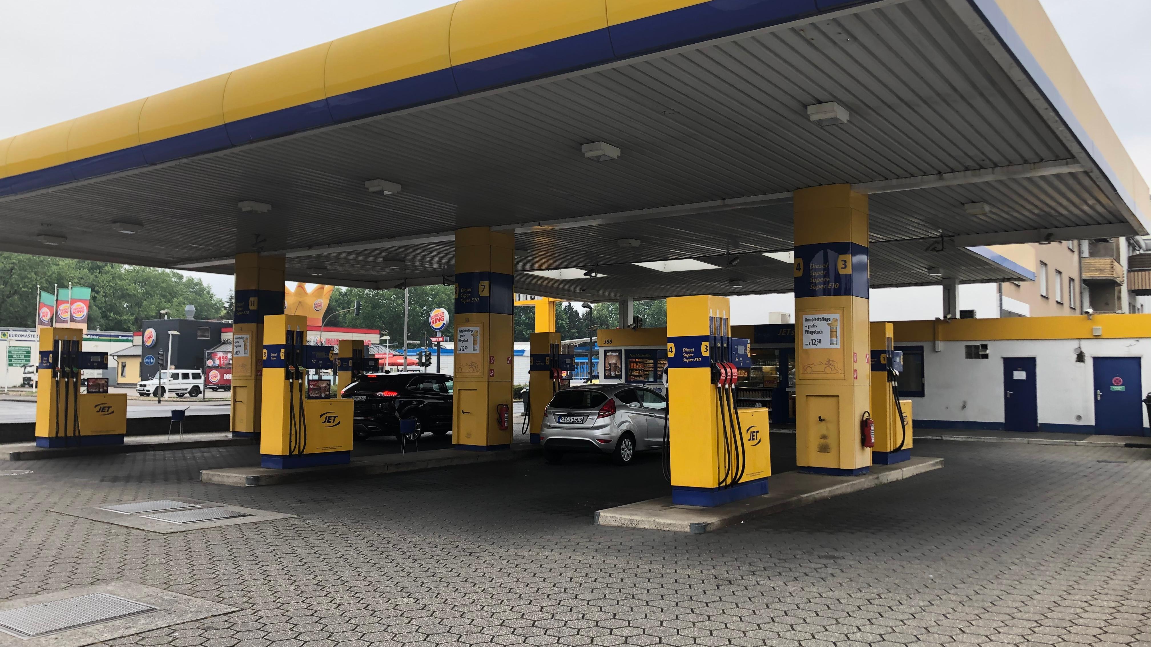 JET Tankstelle, Bergisch Gladbacher Straße in Köln