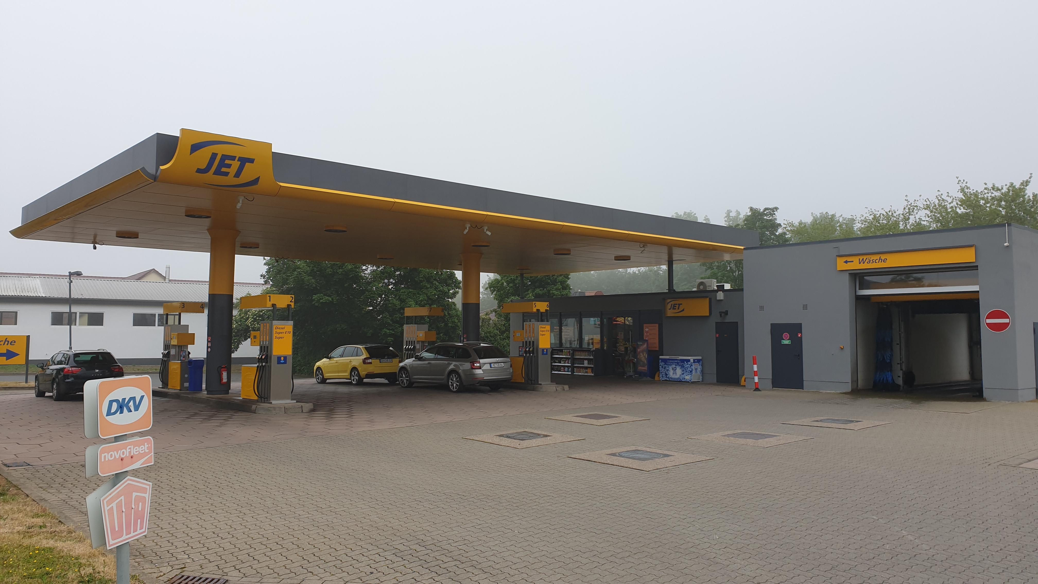 JET Tankstelle, Guestener Straße in Aschersleben