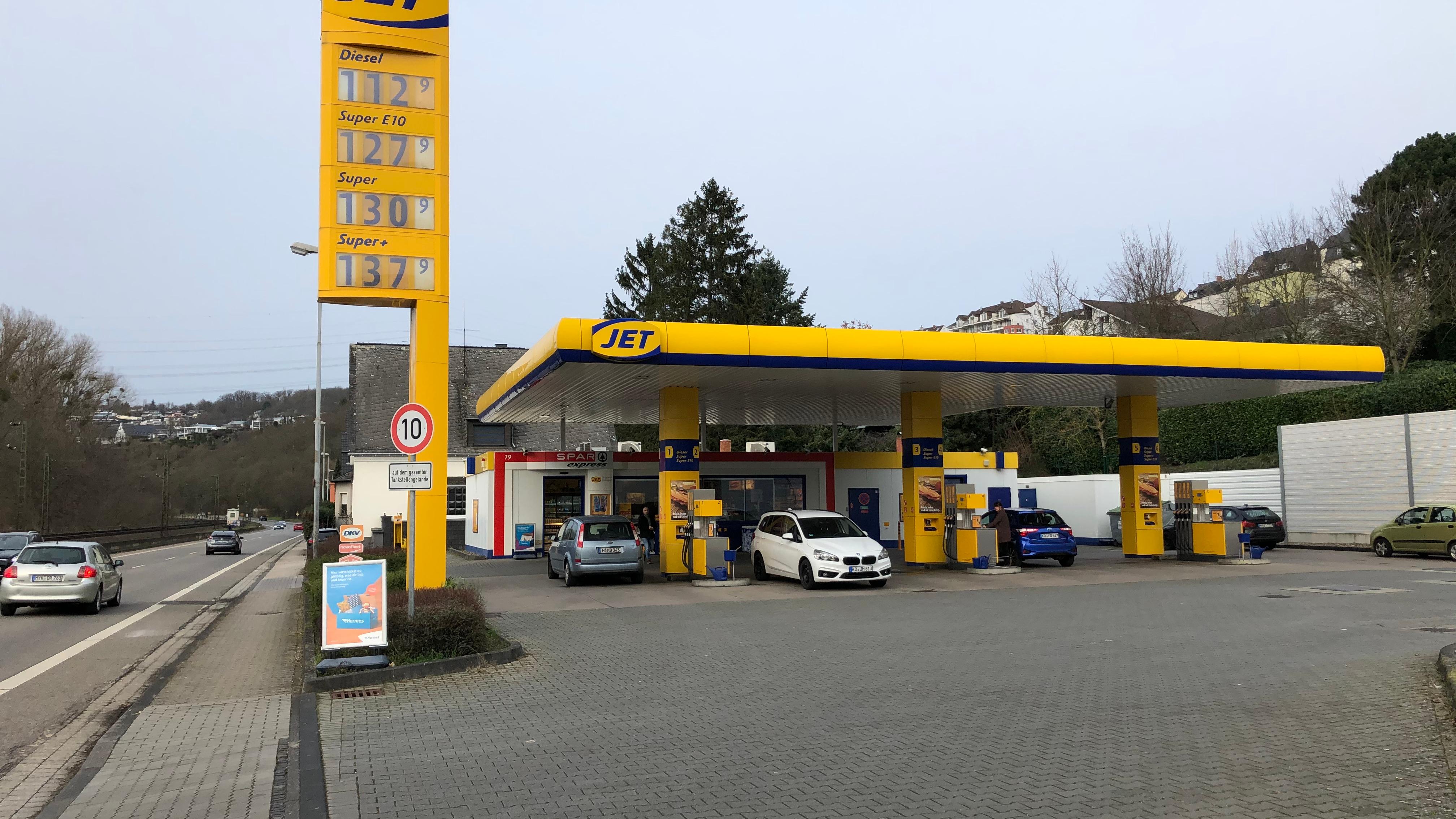 JET Tankstelle, Provinzialstraße in Urbar