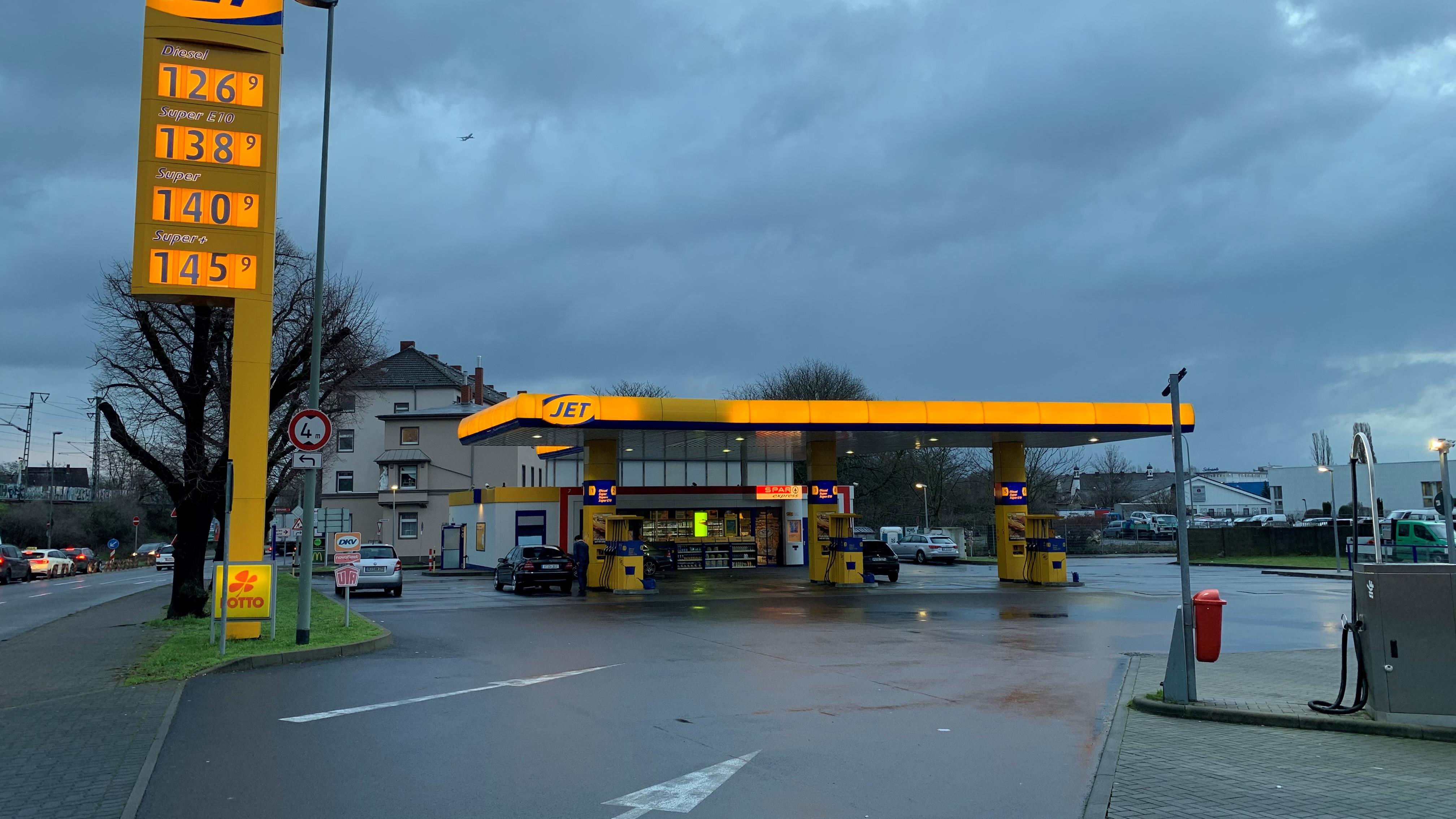 JET Tankstelle, Westerburgstraße in Hanau