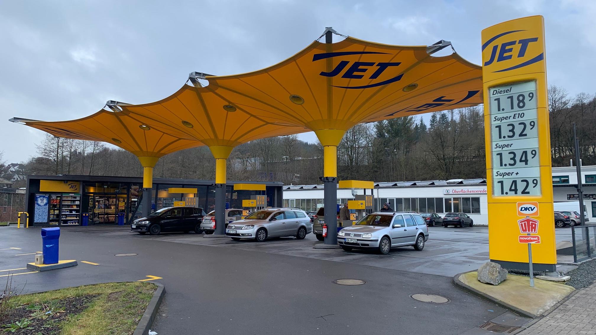 JET Tankstelle, Lockweg in Sundern (Sauerland)