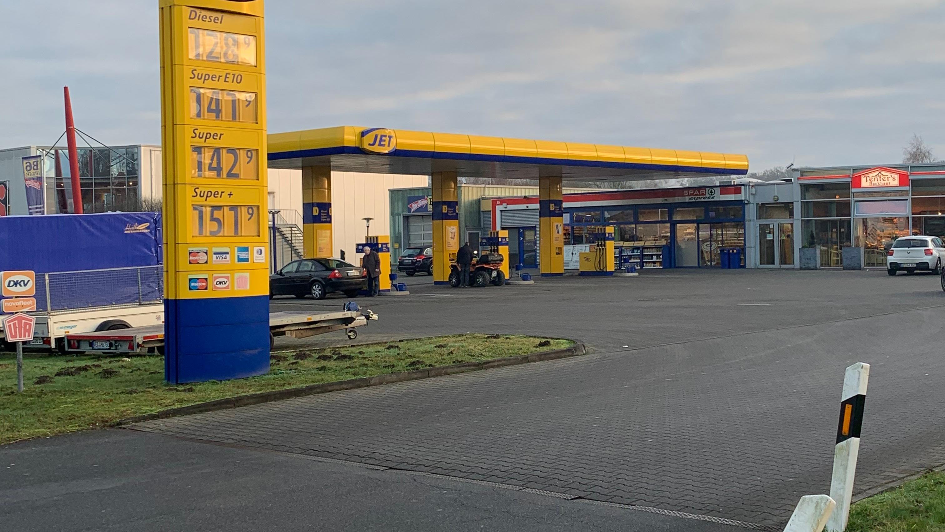 JET Tankstelle, Barrier Straße in Syke