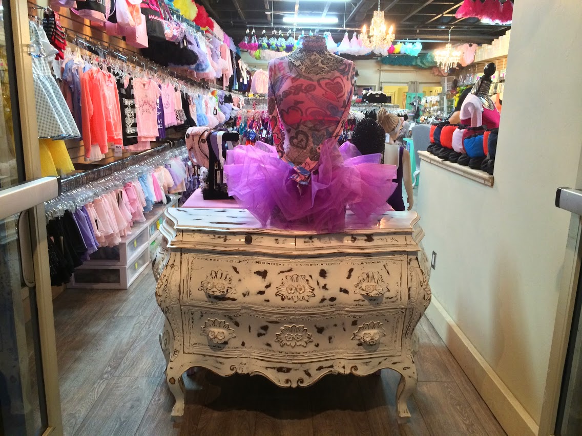 Applause Discount Dancewear Image