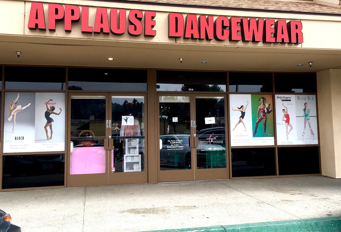 Applause Discount Dancewear Logo