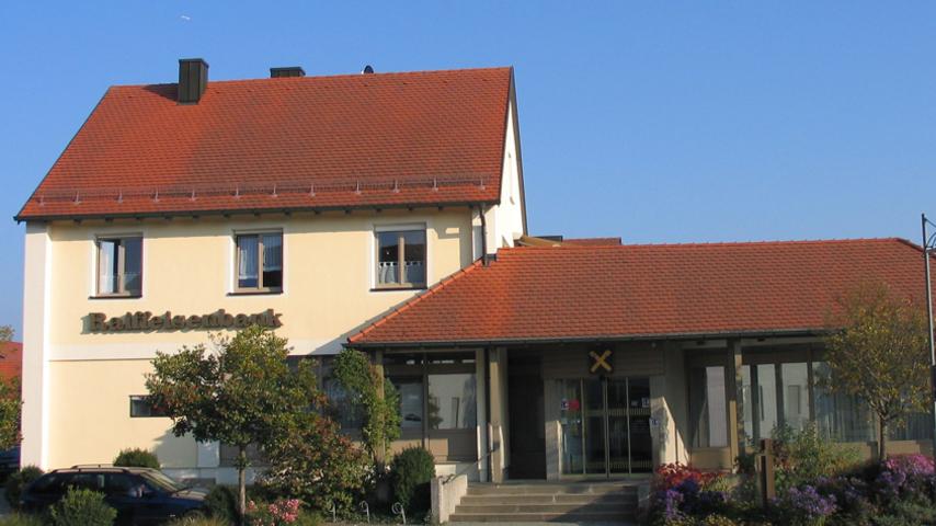 Raiffeisenbank im Donautal eG - Geldautomat Geschäftsstelle Karlskron, Ringstraße in Karlskron