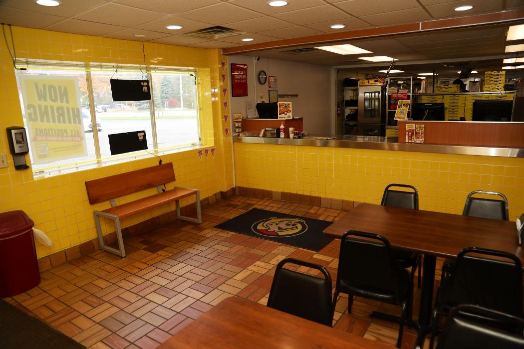 Hungry Howie's Pizza - Lakeland, MI