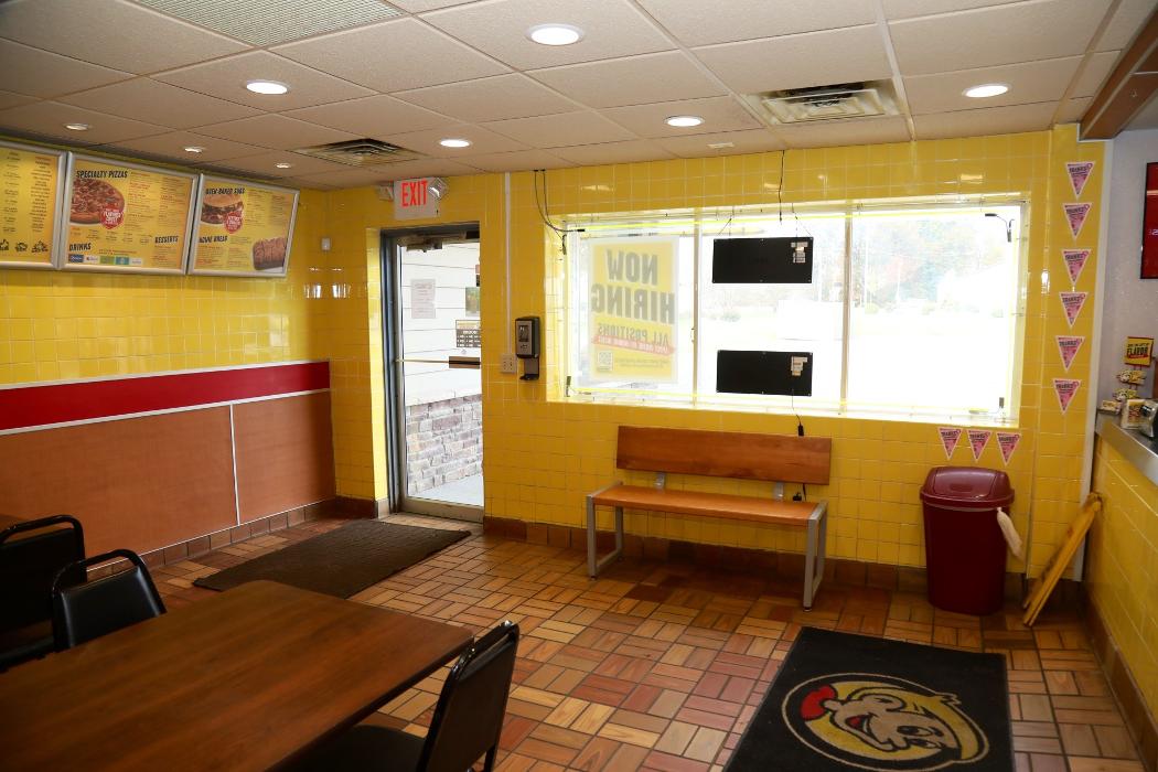Hungry Howie's Pizza - Lakeland, MI