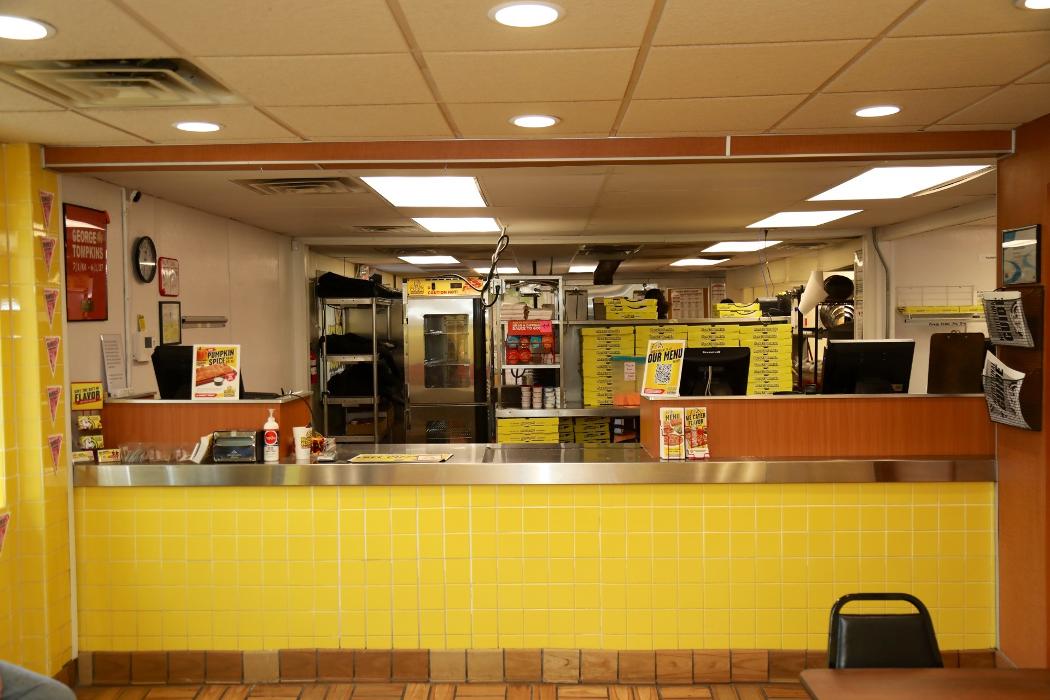 Hungry Howie's Pizza - Lakeland, MI
