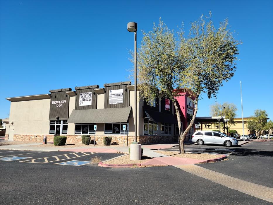 Howler's Restaurant & Sports Bar - Gilbert, AZ
