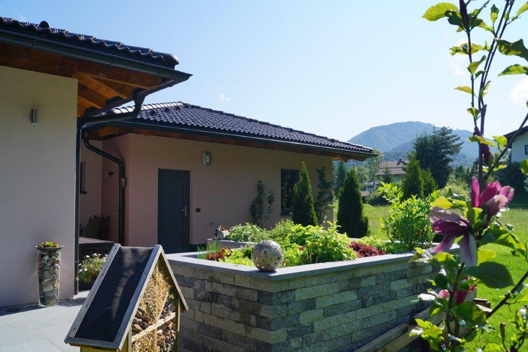 KE-WE Bauunternehmung, Salzburger Straße in Thalgau