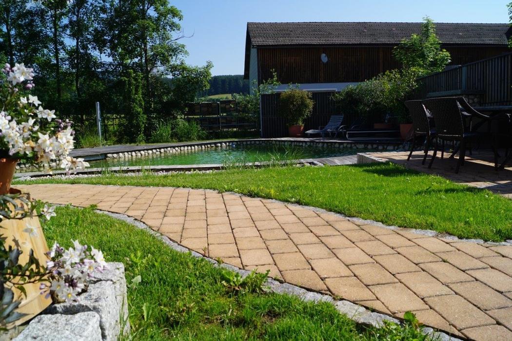 KE-WE Bauunternehmung, Salzburger Straße in Thalgau