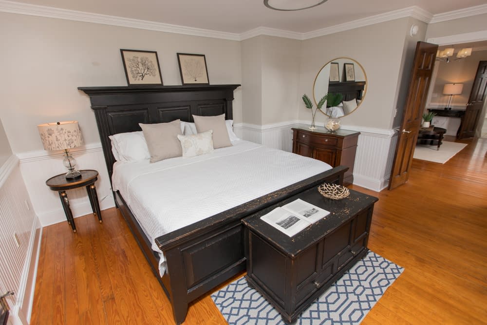 Burrus House Inn Image