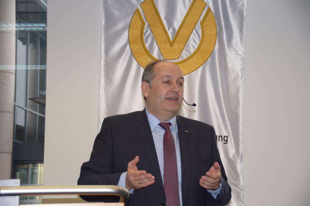 Stefan E. Kamelski: Allfinanz Deutsche Vermögensberatung, Pariser Ring in Baden-Baden