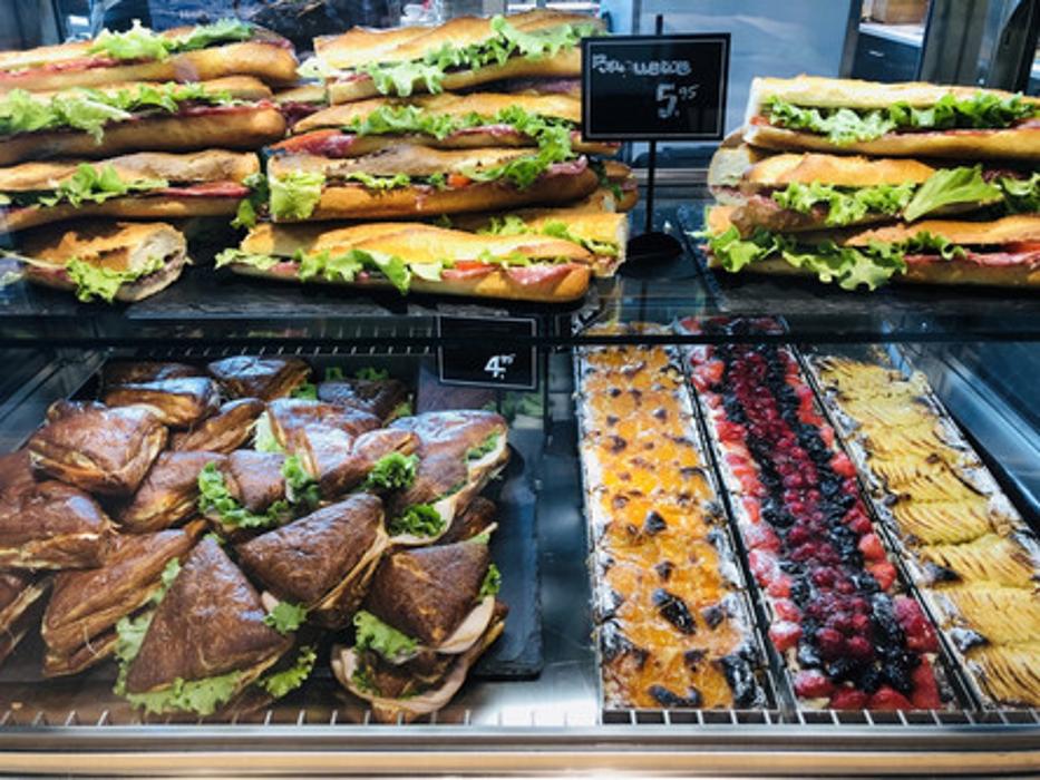 Manora Fresh To Go Vevey, Avenue du Général-Guisan in Vevey