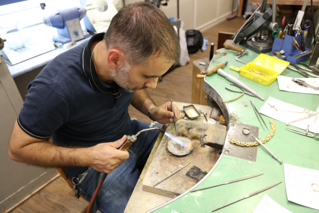 Thomann Goldschmied GmbH, Tramstrasse in Suhr