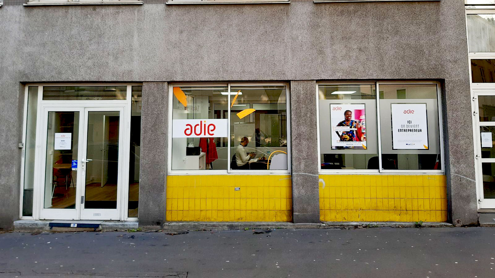 Foto 2 di Agence Adie