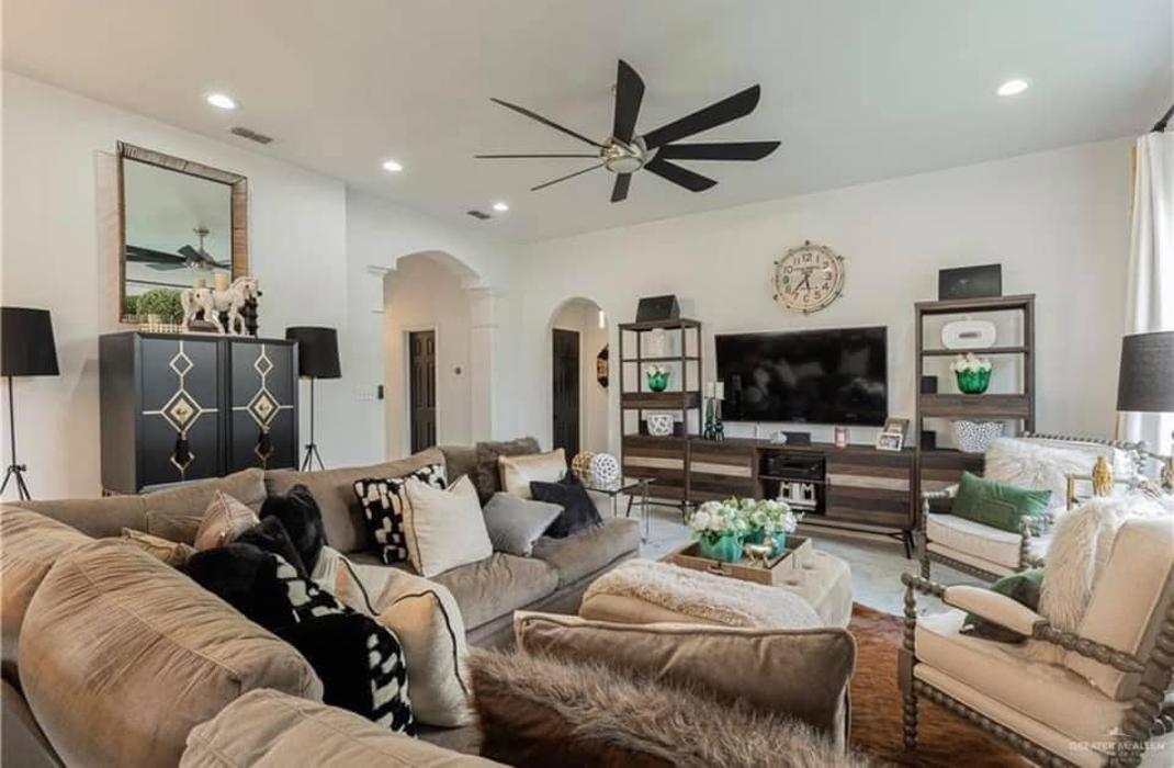 Brenda Blanco, REALTOR - Pharr, TX