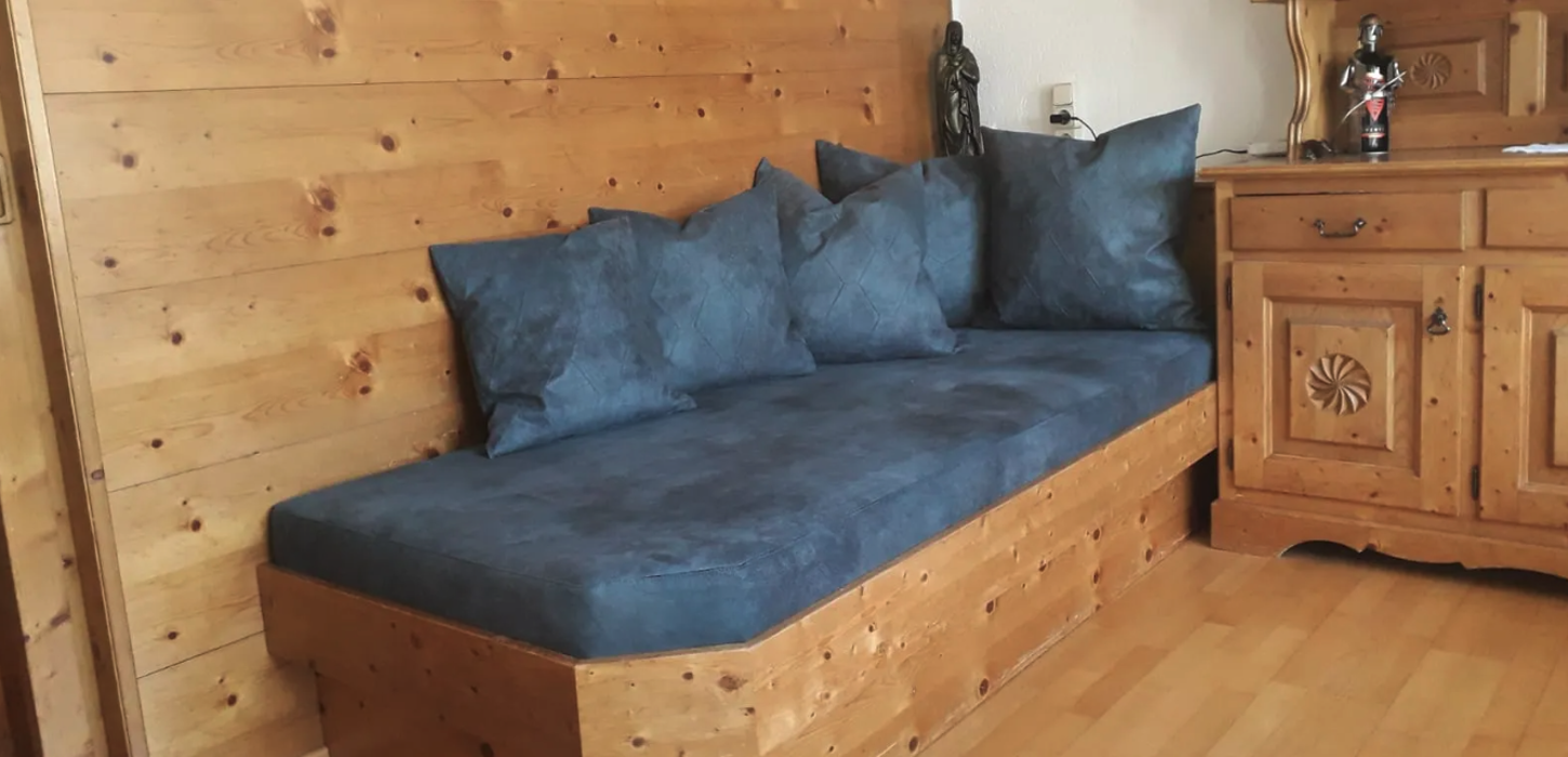 Juen Oliver Tapezierermeister, Langer Graben in Rum