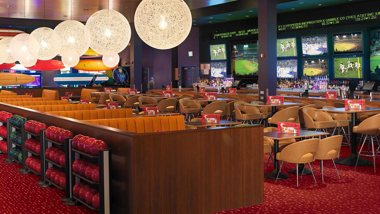 CLOSED - Bowlmor Lanes - Tustin, CA