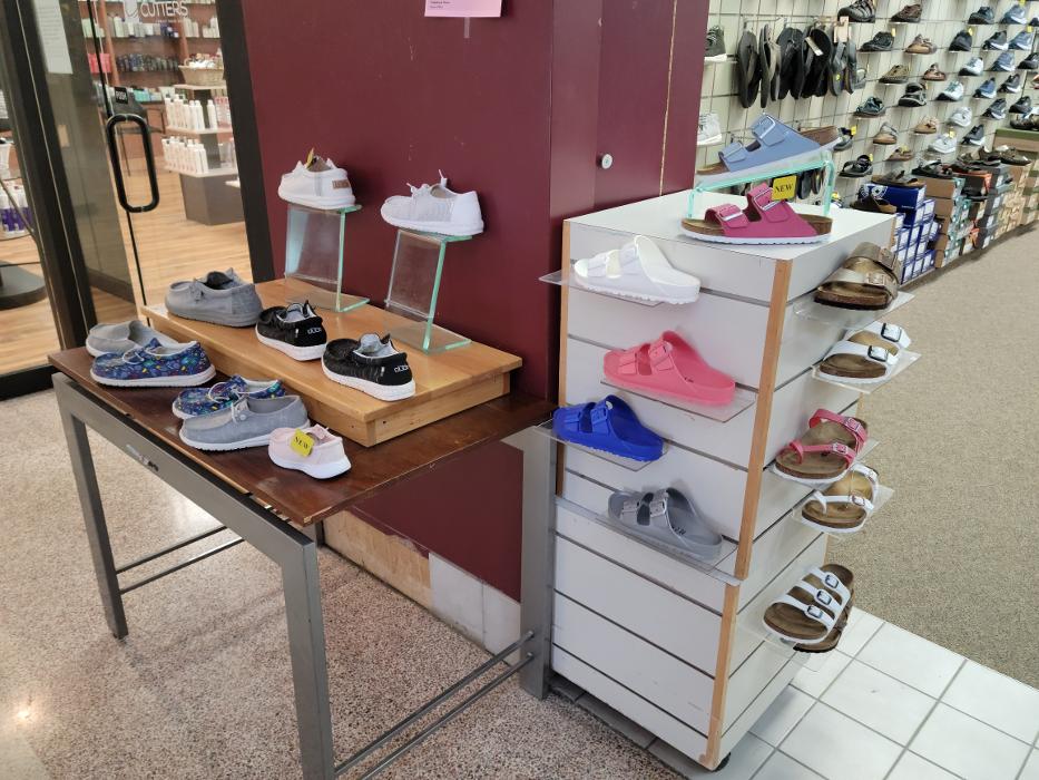 Tradehome Shoes - Willmar, MN