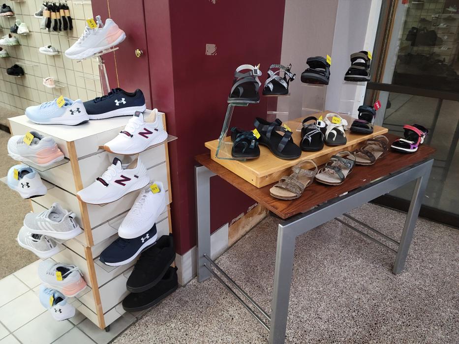 Tradehome Shoes - Willmar, MN