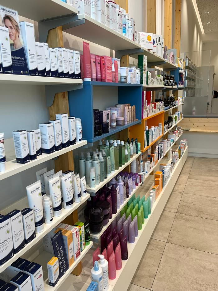 Apotheke am Weg, Pass-Thurn-Straße in Sankt Johann in Tirol