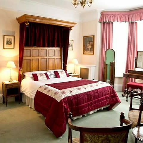 Banbury Cross Bed and Breakfast - Banbury, Oxfordshire OX16 9QB - 01295 266048 | ShowMeLocal.com