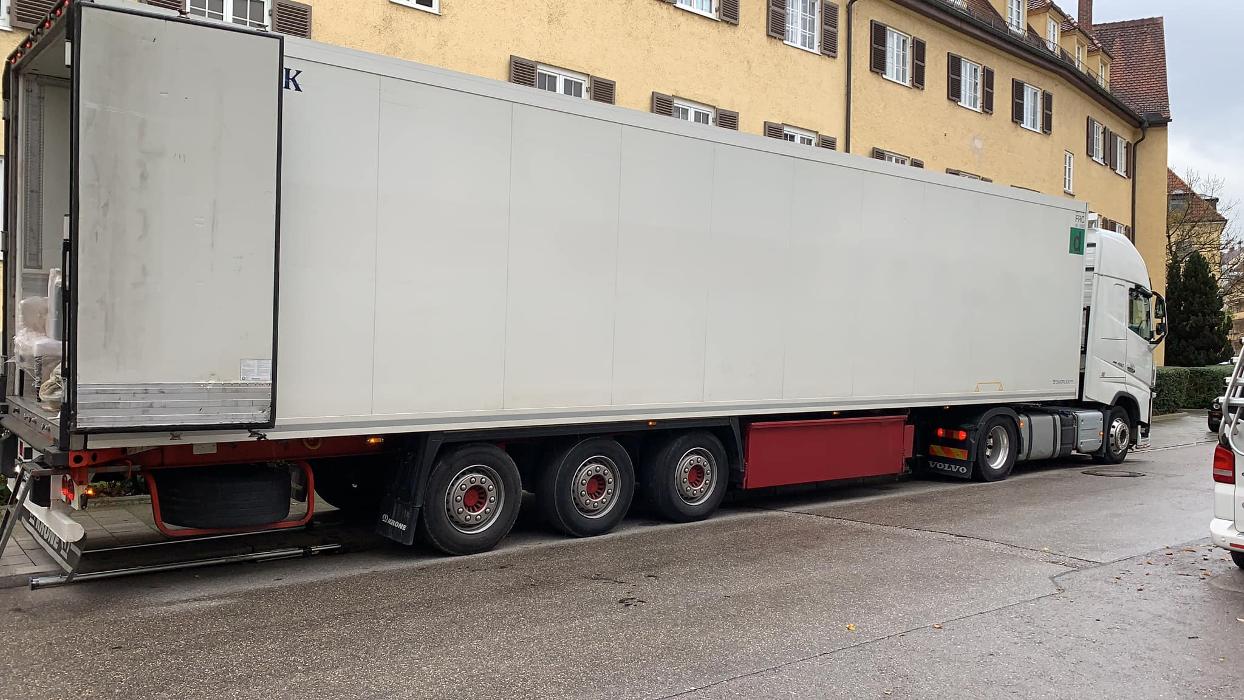 Optimus Umzug, Rotkäppchenstraße in München