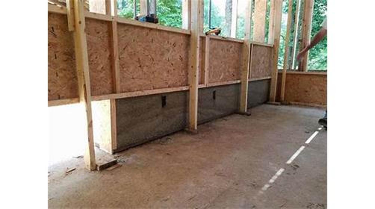 Strong Construction, LLC Logo