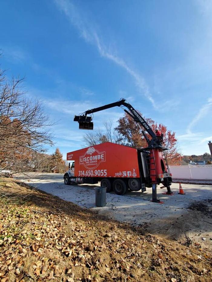 Liscombe Tree Service - Saint Charles, MO