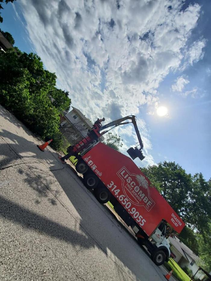 Liscombe Tree Service - Saint Charles, MO