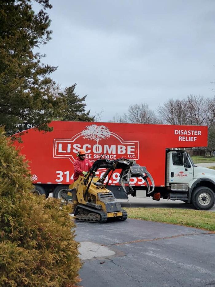 Liscombe Tree Service - Saint Charles, MO