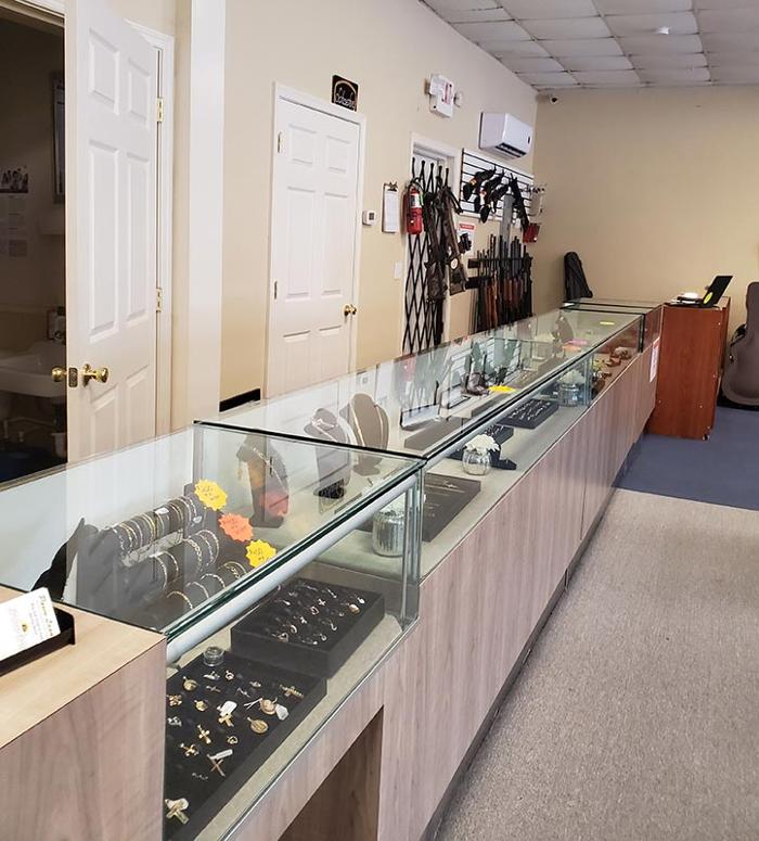 Peninsula Pawn Image