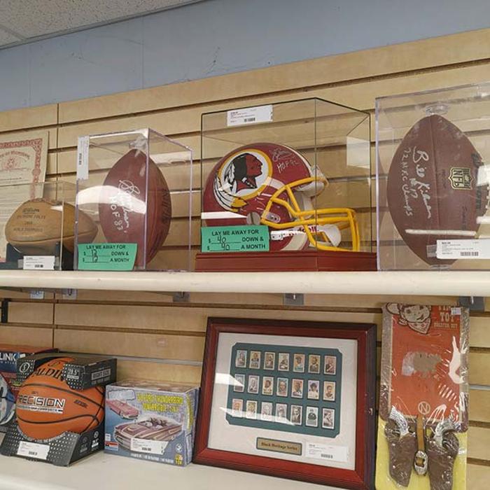 Peninsula Pawn Image